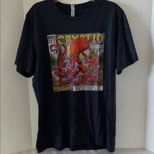 Canvas Graphic Cryptid T-Shirt Men’s Size 2XL Short Sleeve Octopus Sasquatch